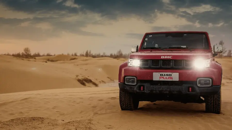 BAIC BJ40 Plus di gurun pasir