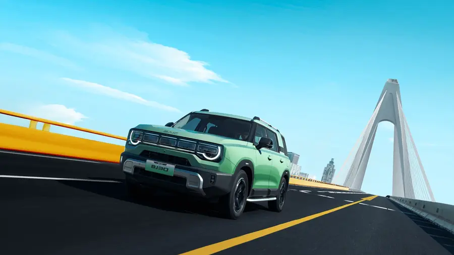 BAIC BJ30 HEV di jalan raya
