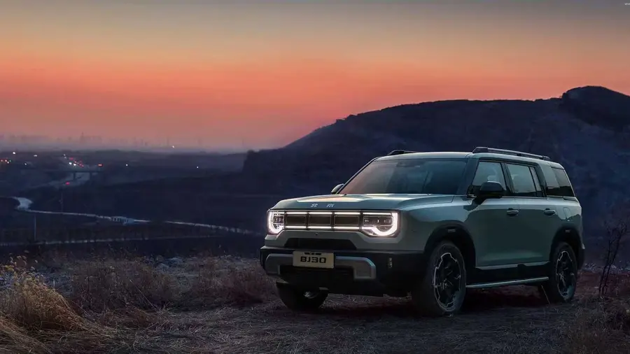 BAIC BJ30 HEV bergaya SUV kotak
